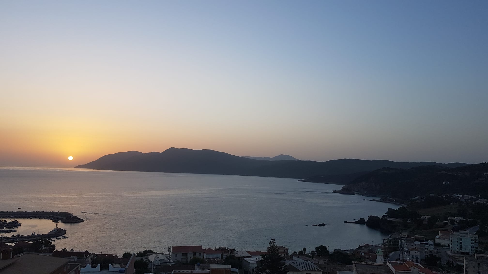 Coucher de soleil sur la baie de Chetaibi